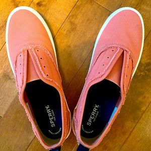 NEW Sperry women’s crest knot sneaker